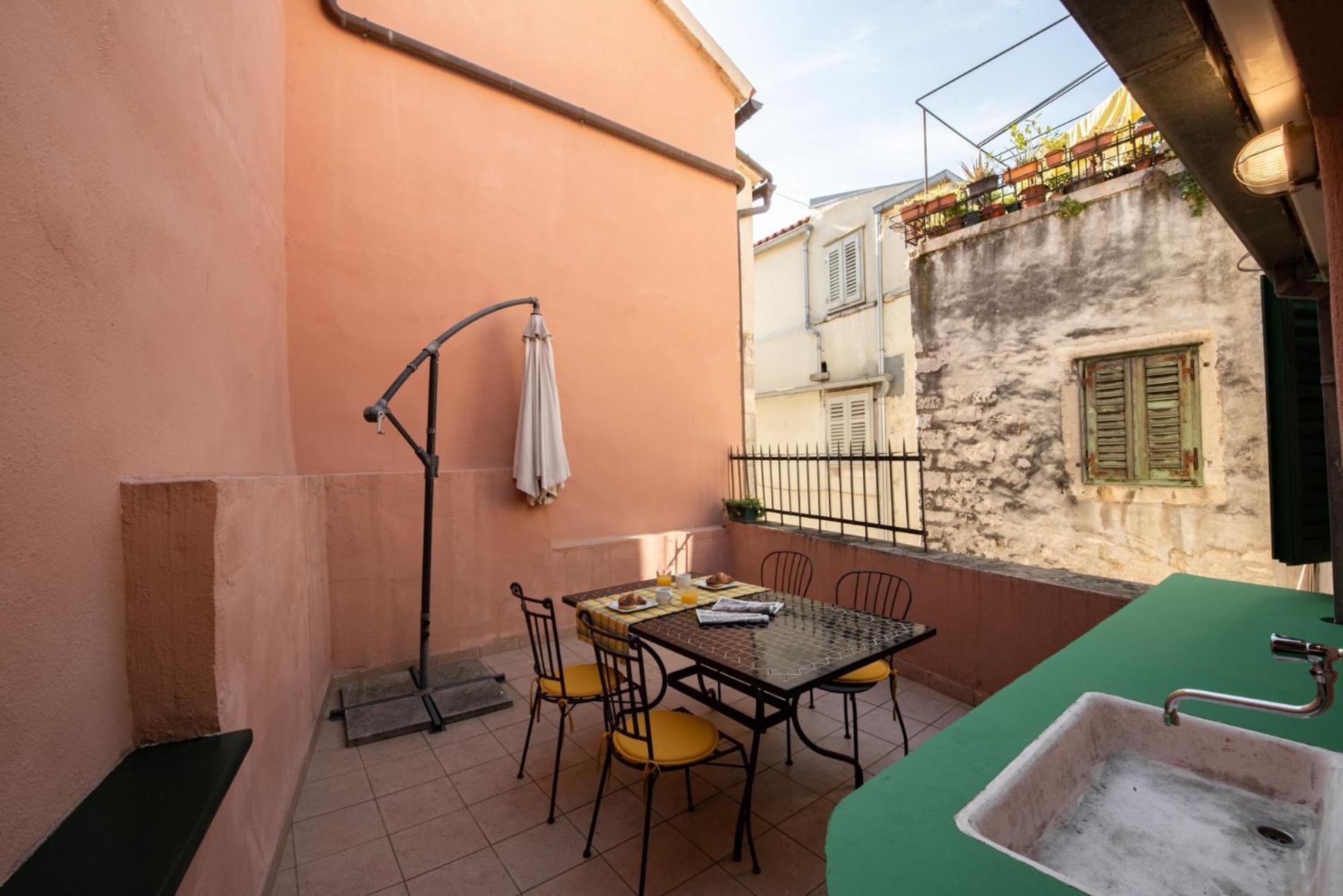 Duplex With Terrace In The City Centar Сплит Екстериор снимка